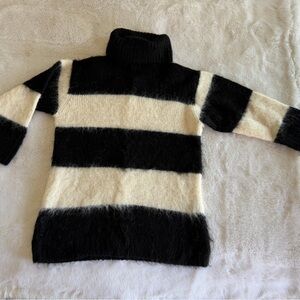 & Other Stories Bold Black and Cream Turtleneck Sweater
